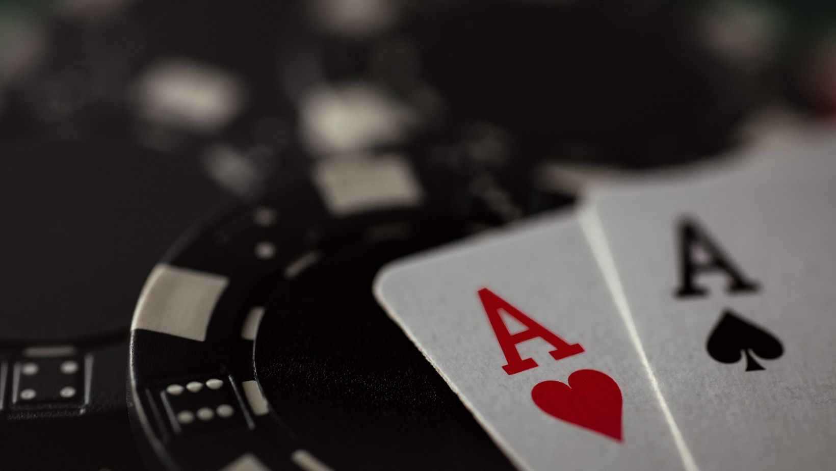 Aces, poker, chips